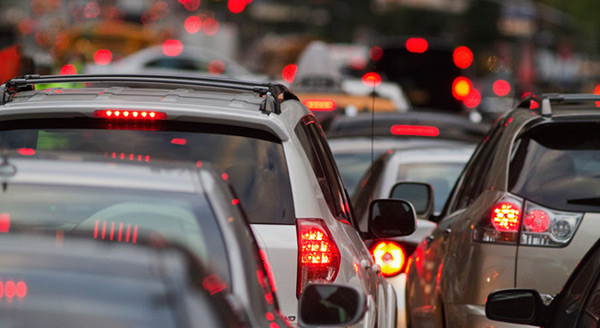 Milyen tényezők lassítják le az IT fejlesztéseket?